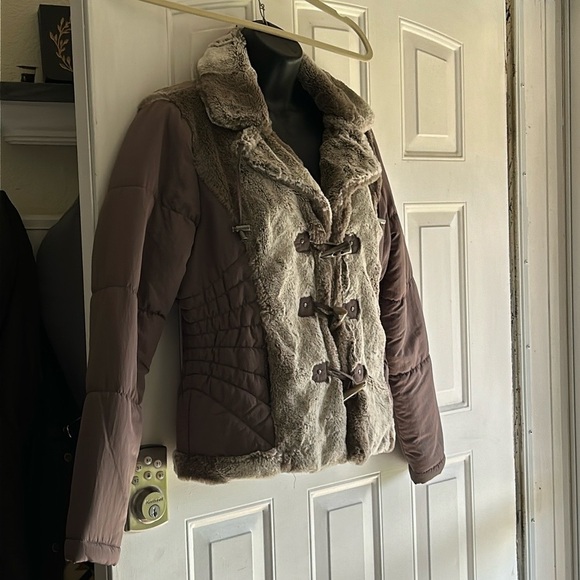 MONTANACO FAUX FUR JACKET MEDIUM - Picture 2 of 15